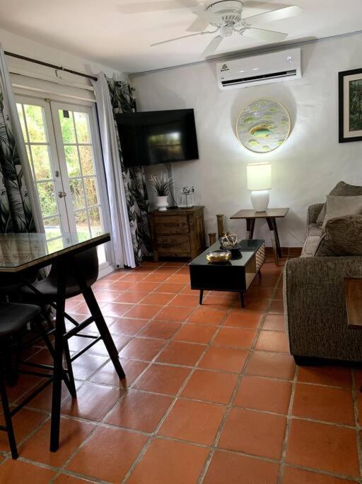 Reefside Villa Crown Point Εξωτερικό φωτογραφία